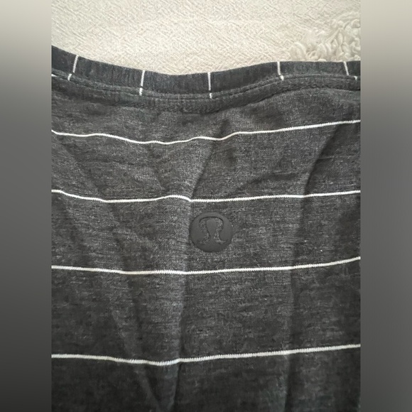 Lululemon workout top - Picture 3 of 3